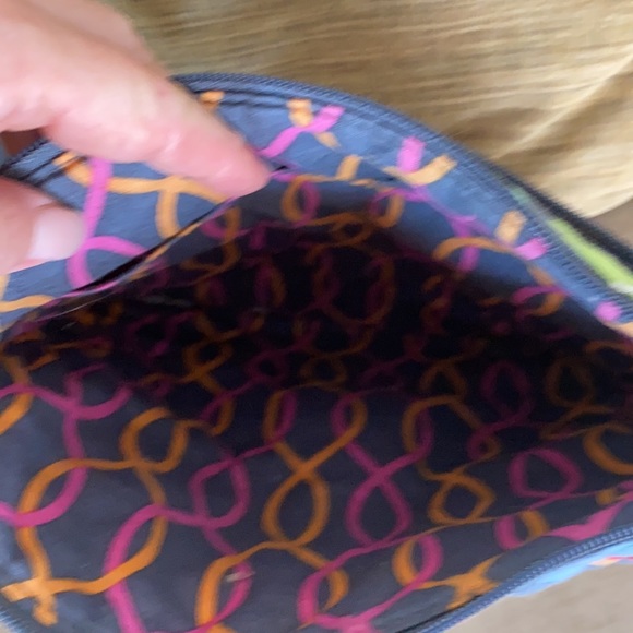 Vera Bradly Zippered Crossbody Floral Bag - Picture 7 of 10